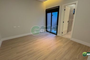 Casa &agrave; venda - 250m&sup2; - Residencial Portal das &Aacute;guas