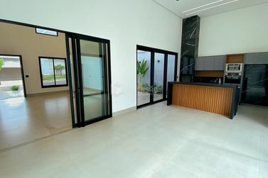 Casa &agrave; venda - 250m&sup2; - Condom&iacute;nio Mont Blanc