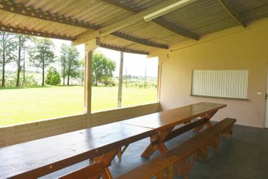 Ch&aacute;cara &agrave; venda - 10000m&sup2; - .