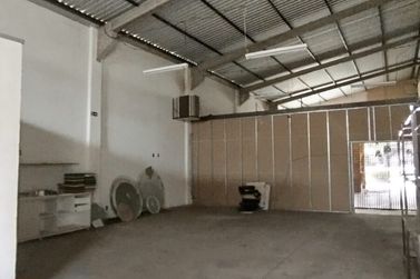 Sal&atilde;o Comercial para alugar - 500m&sup2; - Zona VII