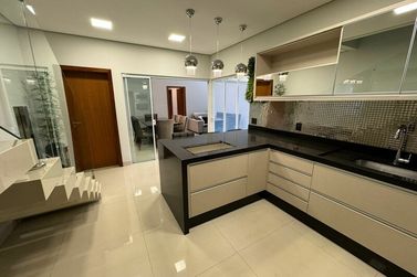 Casa &agrave; venda - 142m&sup2; - Jardim Primavera