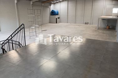 Sal&atilde;o Comercial para alugar - 1000m&sup2; - Parque Industrial II