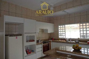 Casa para alugar - 380m&sup2; - Zona I