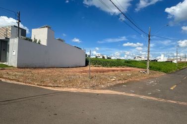 Terreno &agrave; venda - 214m&sup2; - Parque Residencial Interlagos