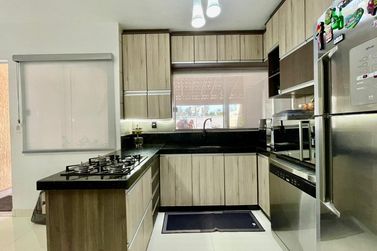 Casa &agrave; venda - 145m&sup2; - ZONA IV
