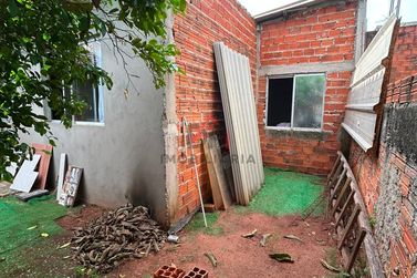 Casa &agrave; venda - 90m&sup2; - Conjunto Habitacional Sonho Meu