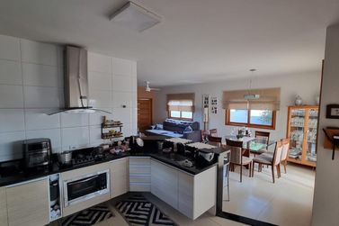 Casa &agrave; venda - 545m&sup2; - Zona VI