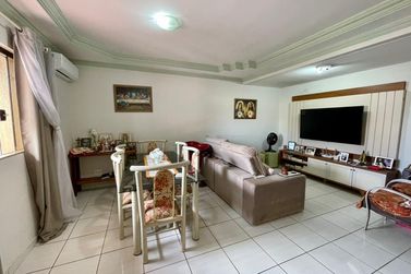 Casa &agrave; venda - 123m&sup2; - ZONA V