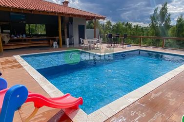 Ch&aacute;cara &agrave; venda - 25m&sup2; - -