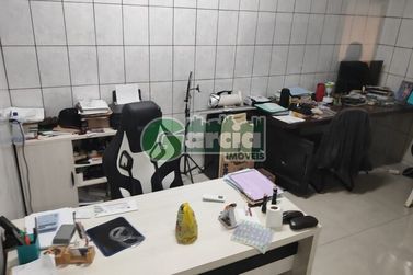 Apartamento &agrave; venda - 196m&sup2; - Zona VII