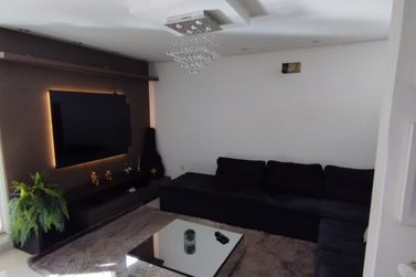 Casa &agrave; venda - 250m&sup2; - Parque Alto da Paran&aacute;