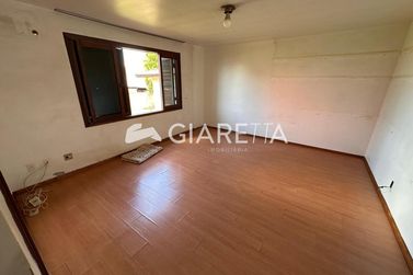 Casa &agrave; venda - 300m&sup2; - CENTRO