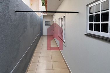 Casa &agrave; venda - 200m&sup2; - Jardim Aratimb&oacute;