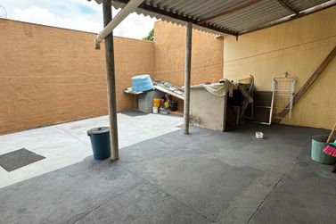 Casa &agrave; venda - 75m&sup2; - Conjunto Residencial Guarani III