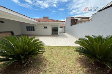 Casa &agrave; venda - 202m&sup2; - Zona 1a  Pr&oacute;ximo Ao Hospital Cemil