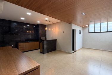 Casa &agrave; venda - 180m&sup2; - Jardim Para&iacute;so