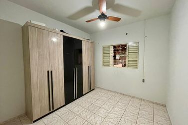 Casa &agrave; venda - 130m&sup2; - JARDIM PETROPOLIS