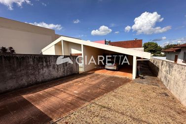 Casa &agrave; venda - 300m&sup2; - CENTRO