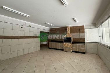 Sal&atilde;o Comercial para alugar - 280m&sup2; - Zona I-A