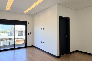 Sobrado &agrave; venda - 200m&sup2; - Jardim Colorado