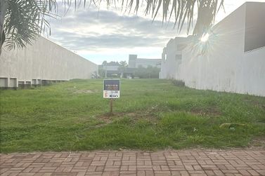 Terreno &agrave; venda - 655m&sup2; - Residencial Portal das &Aacute;guas