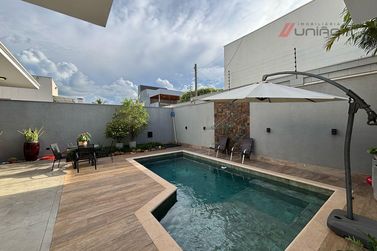 Casa &agrave; venda - 230m&sup2; - Conjunto Residencial Portal das &Aacute;guas