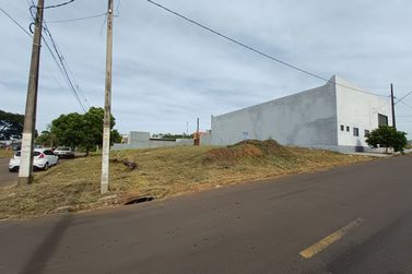 Terreno &agrave; venda - 534m&sup2; - Jardim Soluar