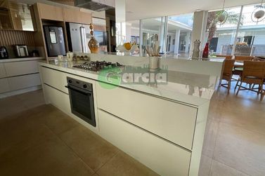 Casa &agrave; venda - 688m&sup2; - -