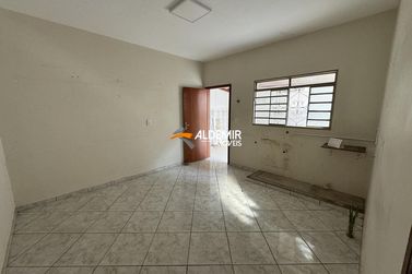 Casa &agrave; venda - 99m&sup2; - Zona 2 A