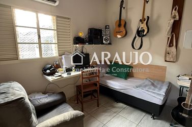 Terreno &agrave; venda - 107m&sup2; - Zona I