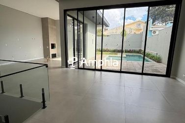 Casa &agrave; venda - 468m&sup2; - Regi&atilde;o do Lago