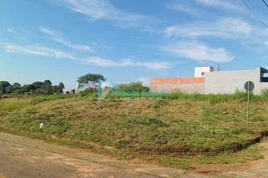 Terreno &agrave; venda - 216m&sup2; - Jardim Tokio