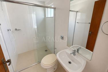 Casa &agrave; venda - 300m&sup2; - CONDOM&Iacute;NIO PARQUE CIDADE JARDIM