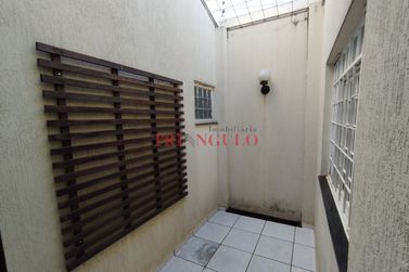 Casa &agrave; venda - 144m&sup2; - ZONA III