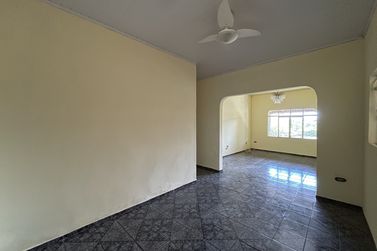 Casa para alugar - 169m&sup2; - JARDIM IGUACU