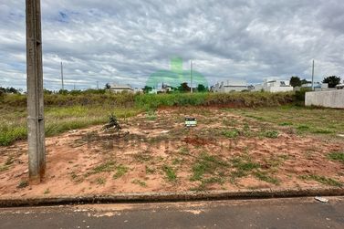 Terreno &agrave; venda - 214m&sup2; - JARDIM AEROPORTO III