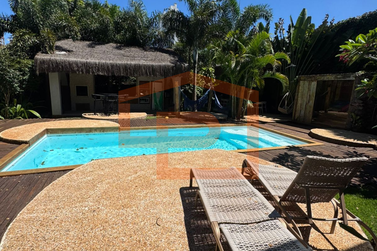 Casa &agrave; venda - 240m&sup2; - Centro