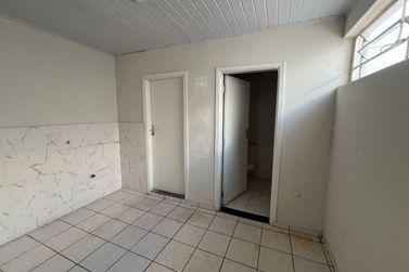 Sal&atilde;o Comercial &agrave; venda - Zona I