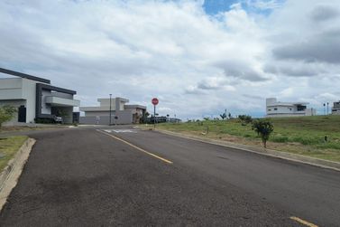 Terreno &agrave; venda - 241m&sup2; - Paysage Unique Condom&iacute;nio