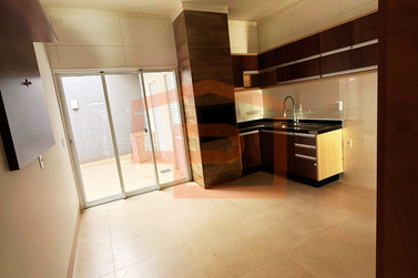 Casa &agrave; venda - 121m&sup2; - Jardim Caravelle