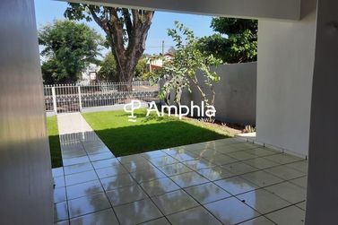 Casa &agrave; venda - 200m&sup2; - Centro
