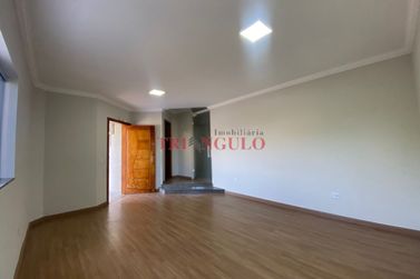 Sobrado &agrave; venda - 218m&sup2; - ZONA I-A