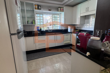 Casa &agrave; venda - 420m&sup2; - Zona I