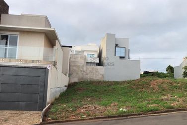 Terreno &agrave; venda - 180m&sup2; - Jardim Interlagos I