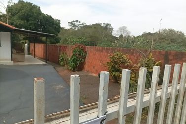 Casa &agrave; venda - 100m&sup2; - Jardim Colibri