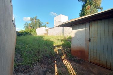 Terreno &agrave; venda - 180m&sup2; - Jardim America