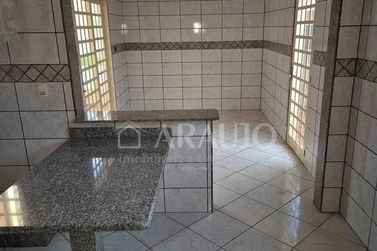 Casa para alugar - 220m&sup2; - Zona I