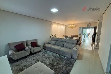 Casa &agrave; venda - 216m&sup2; - Jardim Vit&oacute;ria R&eacute;gia