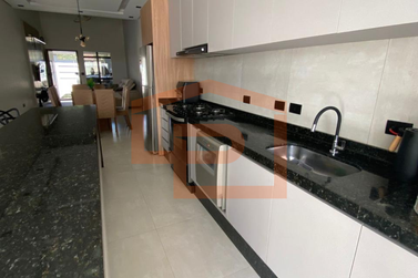 Casa &agrave; venda - 153m&sup2; - Jardim Caravelle