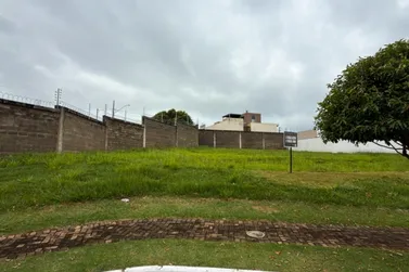 Terreno &agrave; venda - 315m&sup2; - Parque Residencial Interlagos